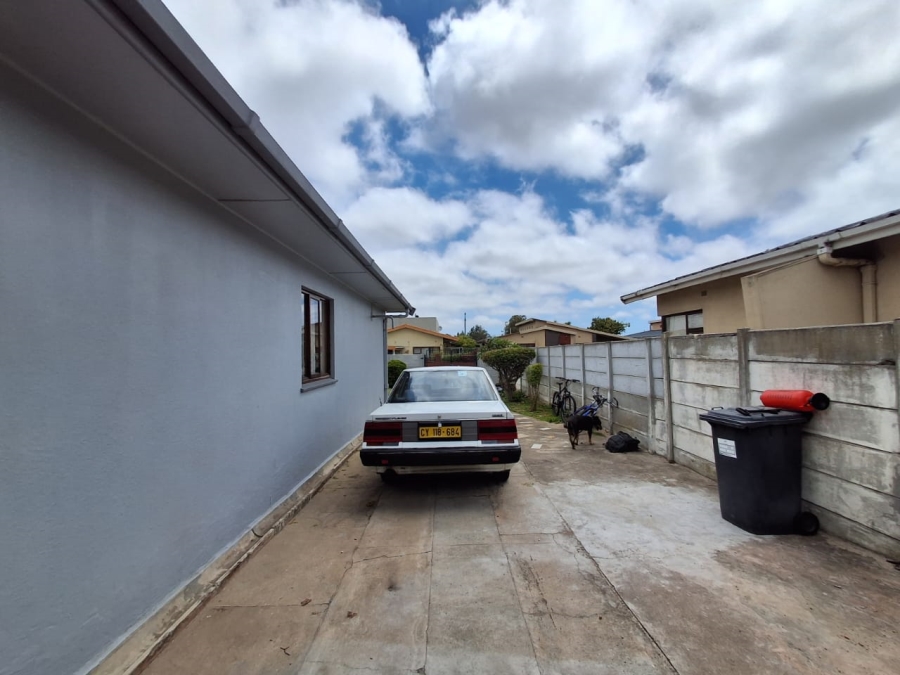 To Let 3 Bedroom Property for Rent in Churchill Estate Western Cape